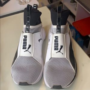 Women’s high sneaker